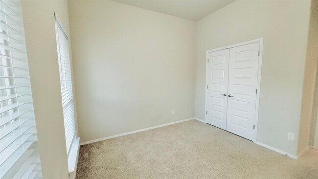 Building Photo - 212 Rollingwood Dr