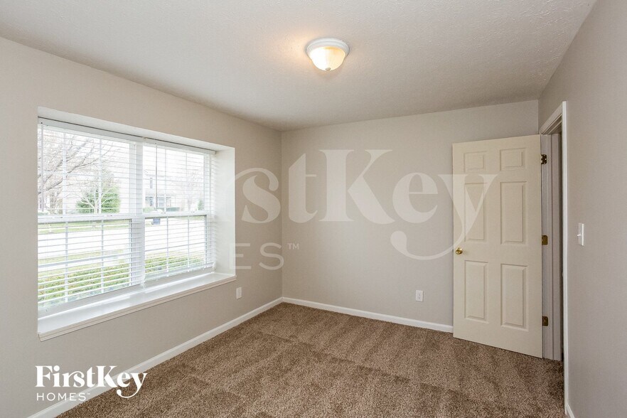 Building Photo - 14904 Dry Creek Rd