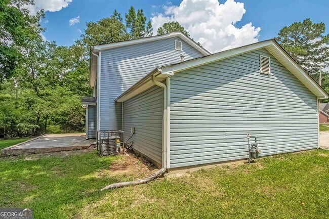 Building Photo - 1305 Sandybrook Ct