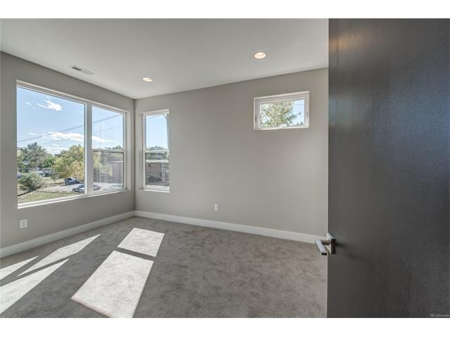 Building Photo - 1725 Eaton St