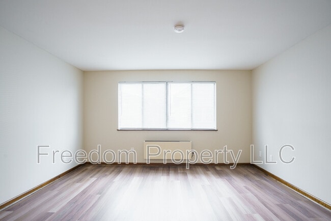 Building Photo - 65 East St