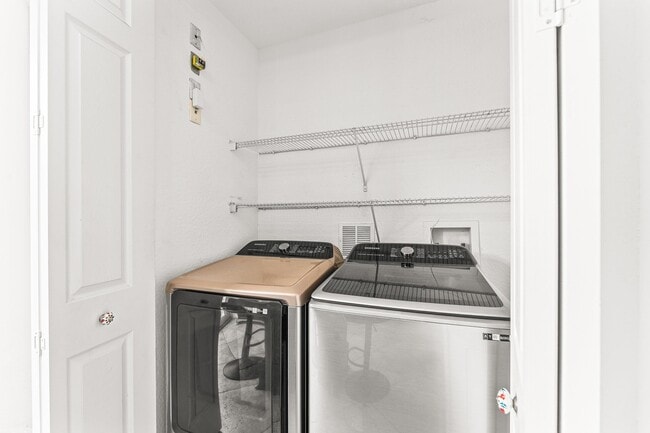 Building Photo - 179 Edenberry Ave