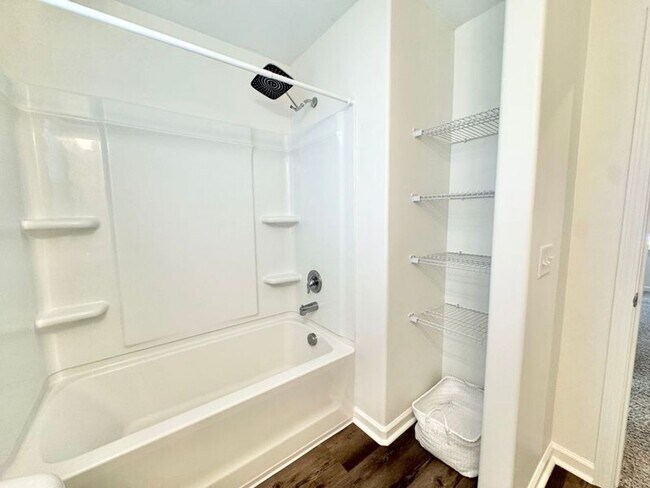 Building Photo - 28 Pomona Cir