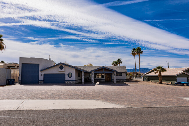 Building Photo - 1984 Palo Verde Blvd N