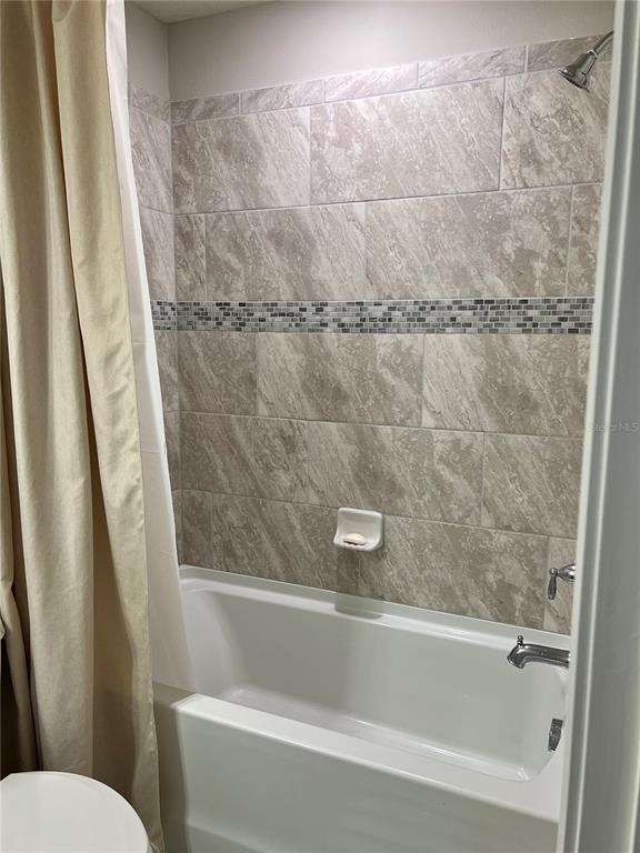 Building Photo - 5353 Royal Point Ave