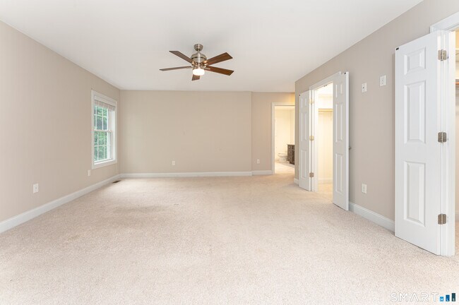Building Photo - 1 Ridgeview Dr