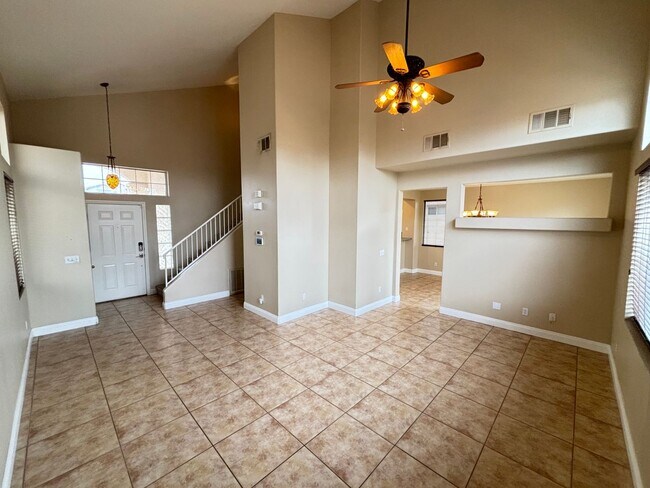 Building Photo - Modern 3Bed/3Bath Two Story Home located i...