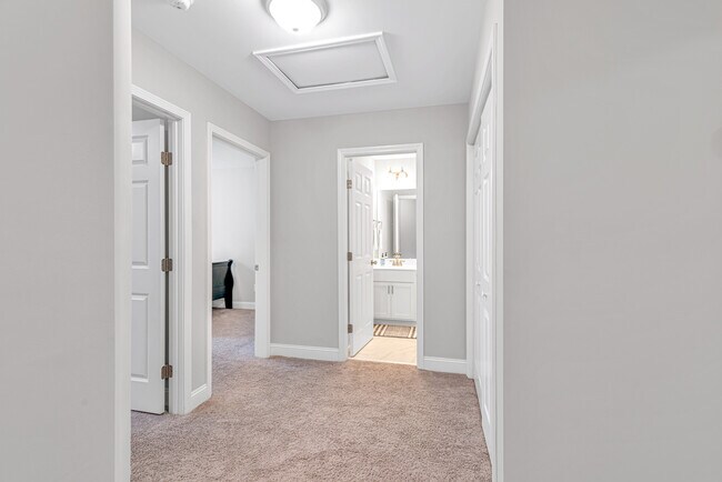 Building Photo - 504 Stone Crab Ln