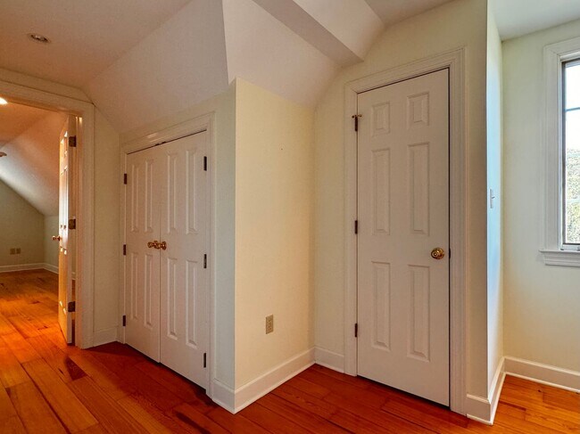 Building Photo - Private Farm Home in North Garden - Enjoy Fantastic Views - Main Level Primary Suite!