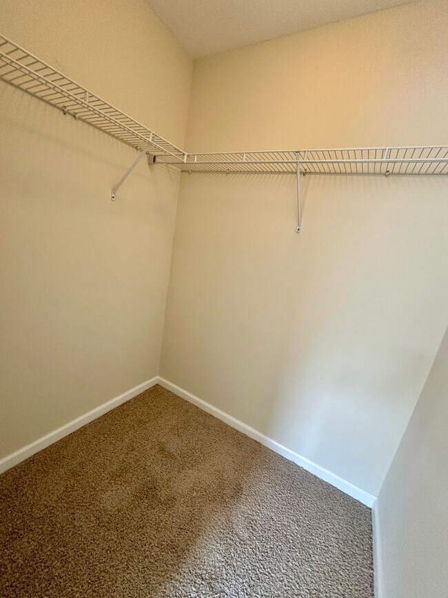 Building Photo - 840 Parnell Ct