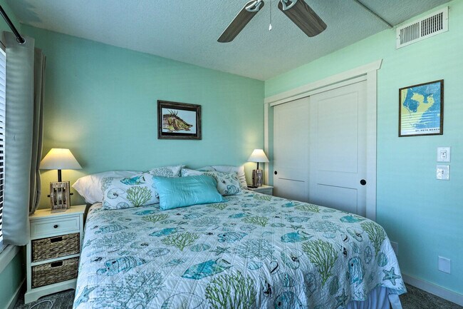 Building Photo - 6372 Palma Del Mar Blvd S