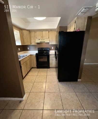 Building Photo - 511 Manor Cir