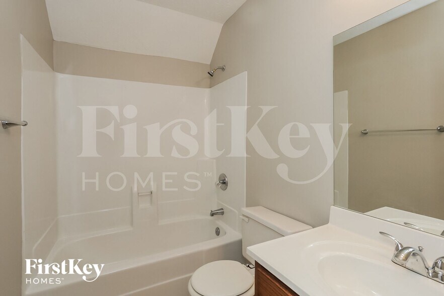 Building Photo - 3900 Hadley Farm Dr