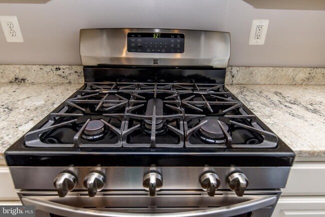 Building Photo - 614 Tuckahoe Creek Ct