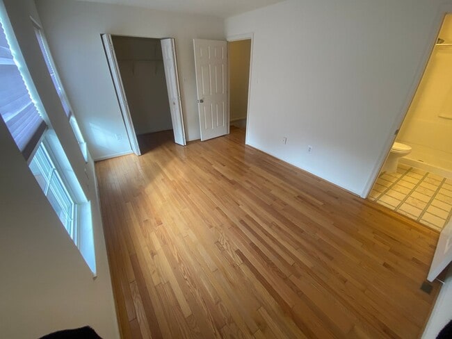 Building Photo - Application Fee Waived For Fall! A spacious three bedroom, two and one half bath townhouse locate...