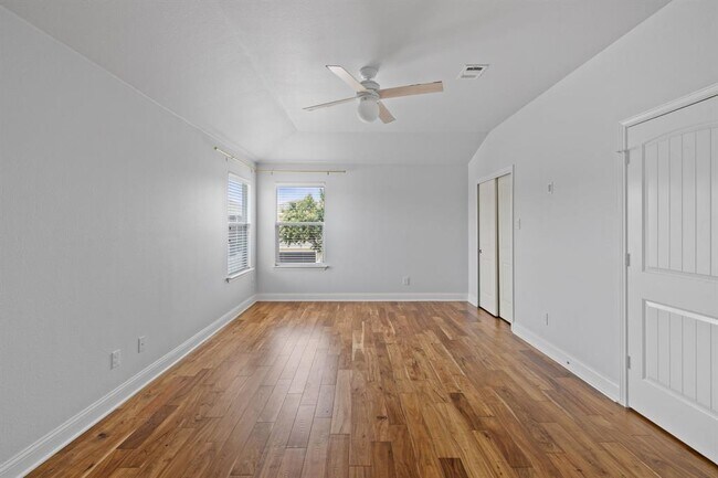 Building Photo - 1821 Indian Lodge Dr