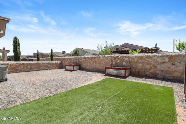 Building Photo - 7000 Long Meadow Dr