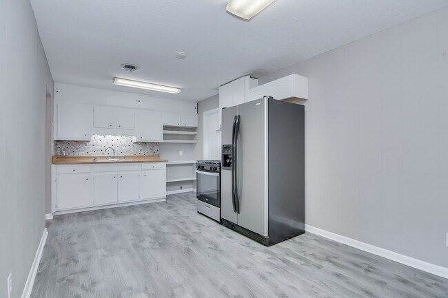 Building Photo - 4 Bedroom 1.5 Bathroom Home in Augusta