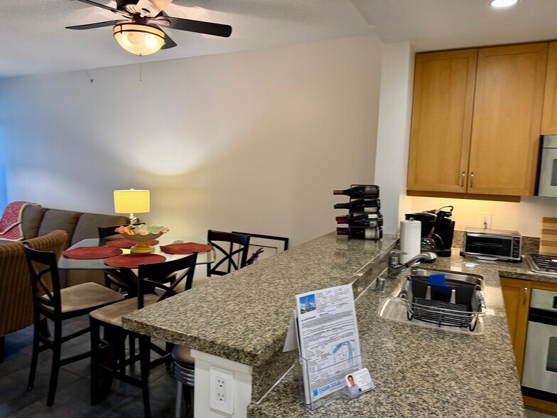 Building Photo - 850 Beech St