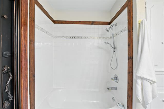 Building Photo - 1323 Dublin St