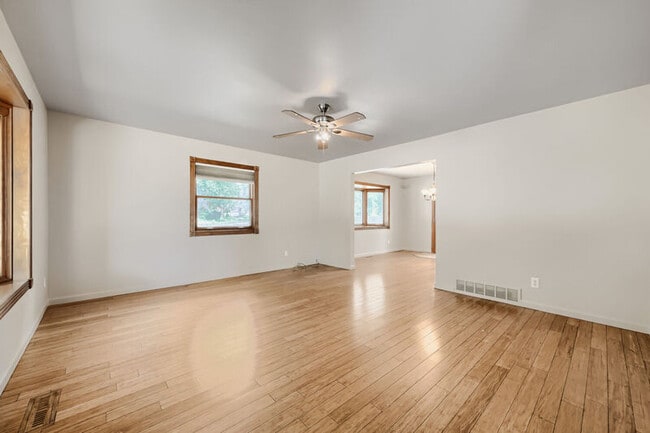 Building Photo - 2821 Serendipity Cir E