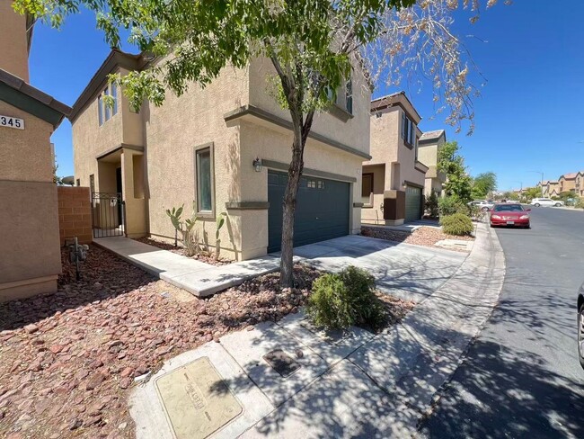Building Photo - Beautiful single family Home in the SW Gated Community