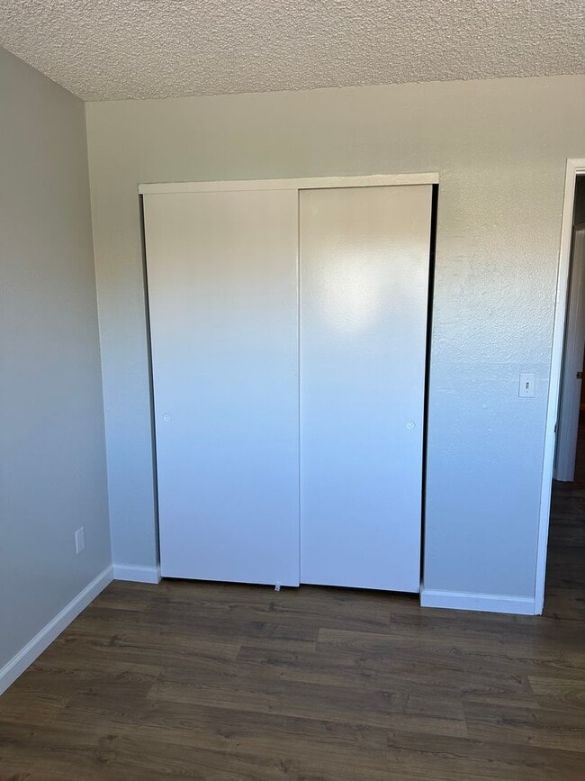 Building Photo - 564-568 7th St