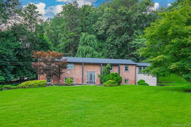 Primary Photo - 7 Charlotte Dr