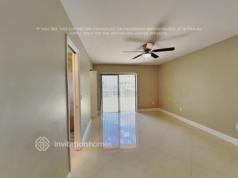 Building Photo - 562 SW 168th Way