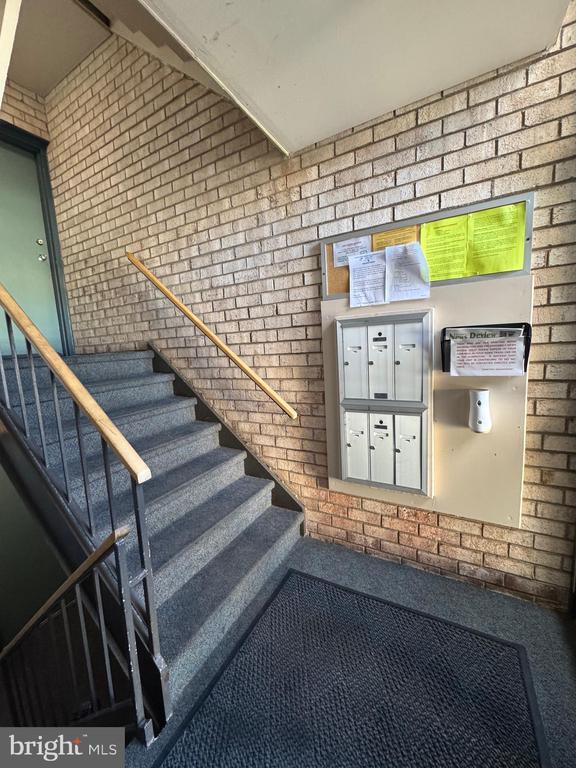 Building Photo - 6924 Hanover Pkwy