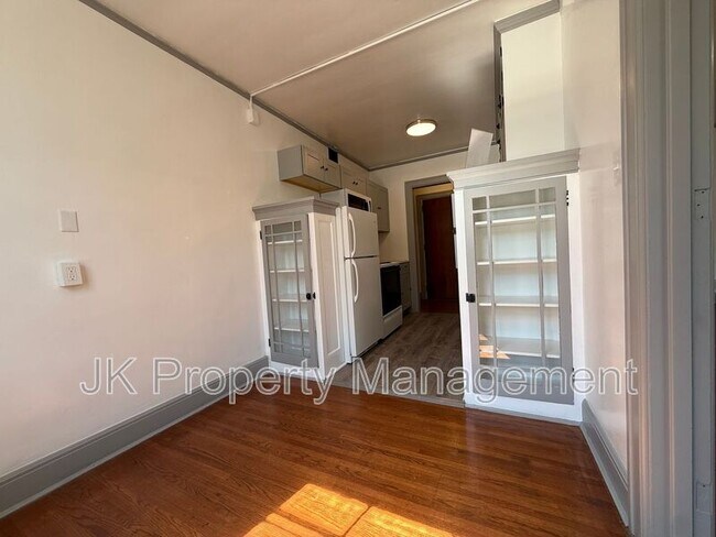 Building Photo - 310 5th St N