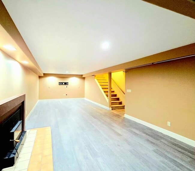 Building Photo - Large 4 Bed, 2 Bath in Desirable East Wena...