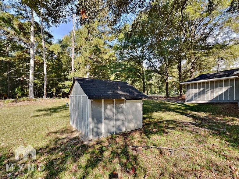 Building Photo - 370 Dot Dr