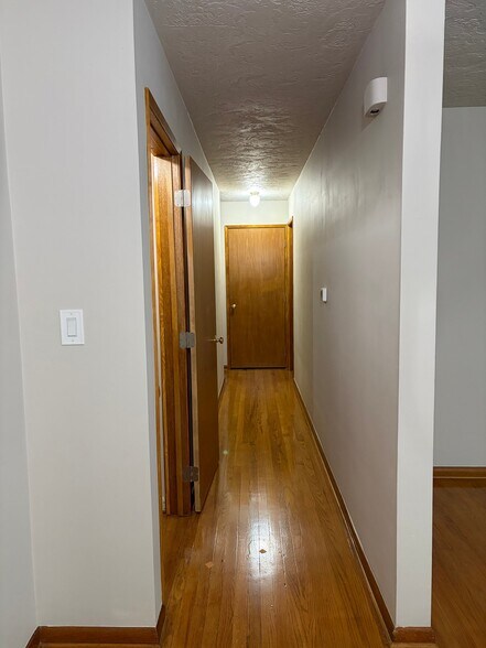 Building Photo - 4821 NE 42nd Ave