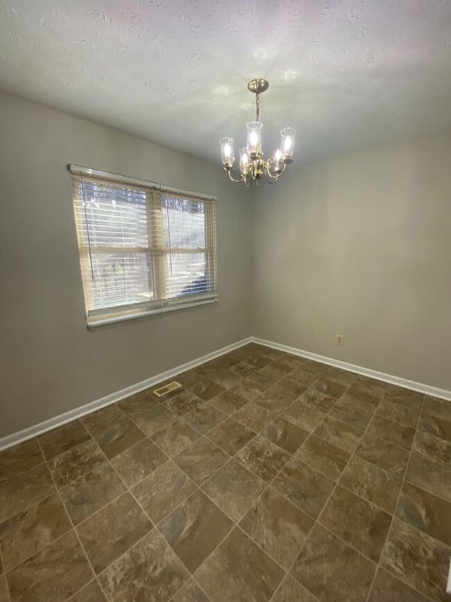 Building Photo - 574 Angel Dr S