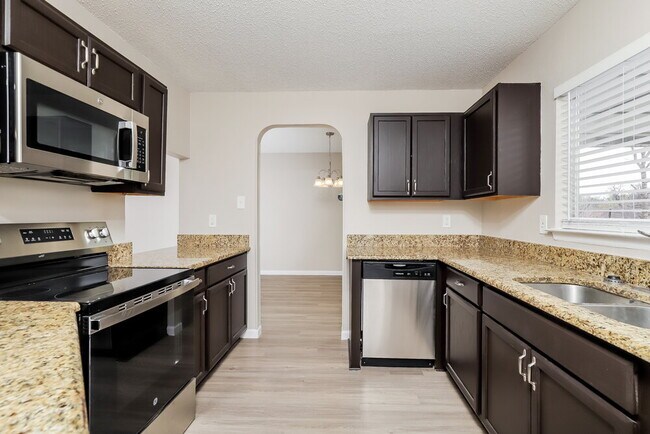 Building Photo - 5830 Summer Fest Dr