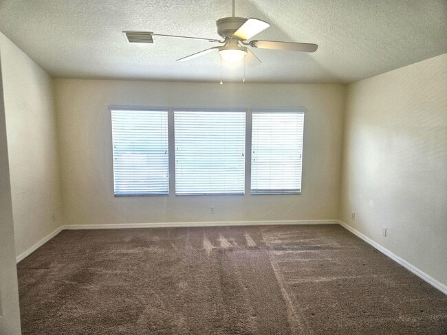 Building Photo - Town House in MillBrooke Ranch