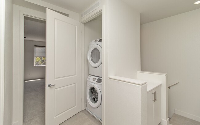 Building Photo - 3138 Asto Pl