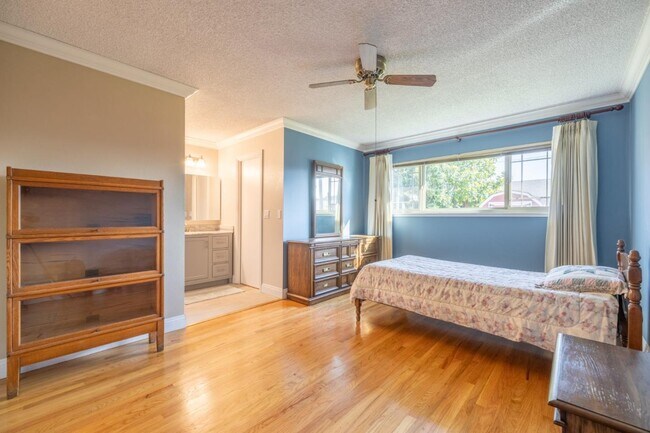 Building Photo - 3276 Andora Dr