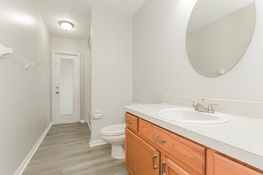 Building Photo - 803 Shore Breeze Way