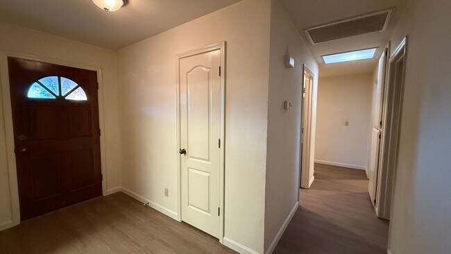 Building Photo - 782 Rachel Dr