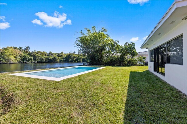 Building Photo - 317 N 31st Ave