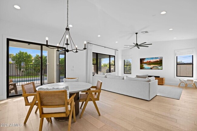 Building Photo - 4145 N 42nd Pl