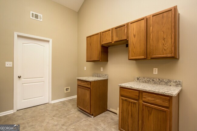 Building Photo - 4980 Wolfcreek View