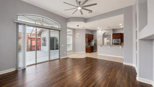 Building Photo - 439 Chelsea Ave