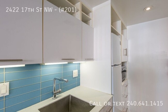 Building Photo - 2422 17th St NW