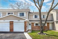 Building Photo - Carol Stream Townhome with Three Bedrooms ...