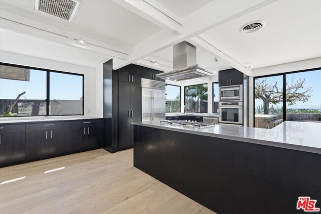 Building Photo - 18131 Kingsport Dr