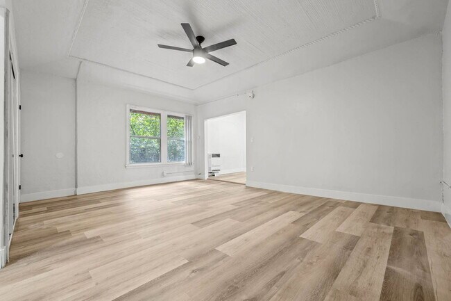 Building Photo - 751 Normandie Ave
