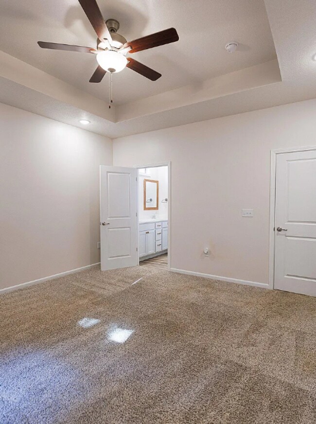 Building Photo - Don't miss out on this beautiful home!